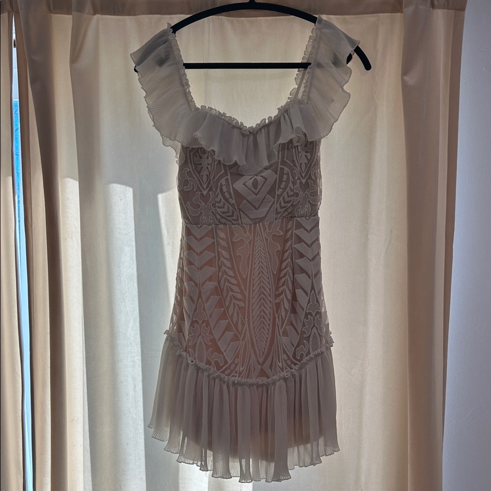 Selfie Leslie Dreamy Off-Shoulder Mini Dress White